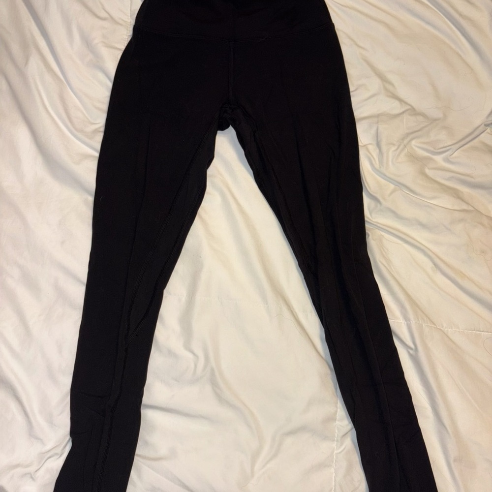 Women’s Lululemon black leggings 🖤